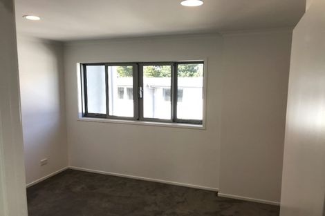 Photo of property in 10/13 Kaihu Street, Northcote, Auckland, 0627