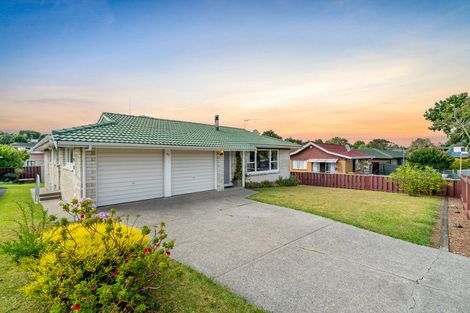 Photo of property in 42 Ray Small Drive, Pahurehure, Papakura, 2113