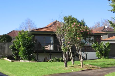 Photo of property in 1/27 Rapallo Place, Farm Cove, Auckland, 2012