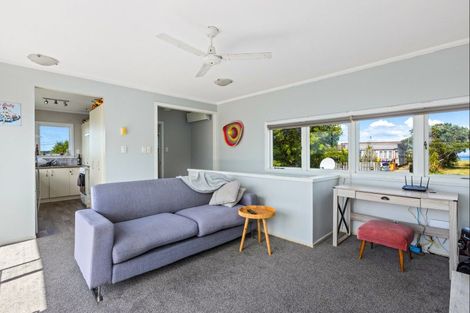 Photo of property in 1412 Whangaparaoa Road, Army Bay, Whangaparaoa, 0930