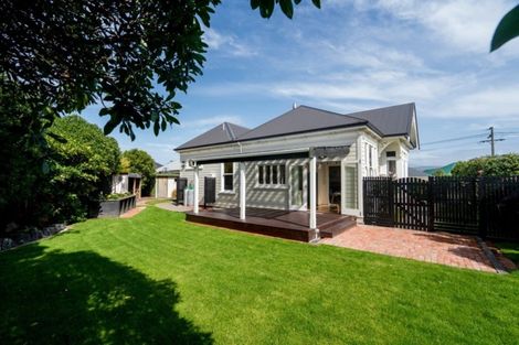Photo of property in 73 Royal Crescent, Saint Kilda, Dunedin, 9012