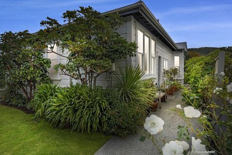 Photo of property in 26 Melbourne Road, Island Bay, Wellington, 6023