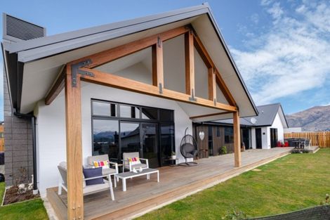 Photo of property in 13 Kotare Drive, Wanaka, 9305