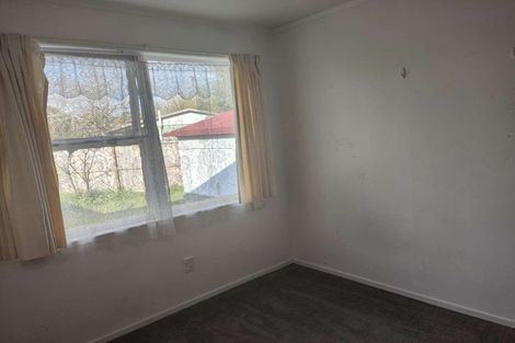 Photo of property in 41 Takapu Street, Henderson, Auckland, 0612