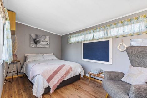 Photo of property in 6 Widdison Place, Whangamata, 3691