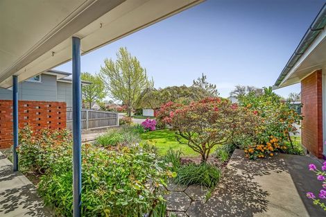 Photo of property in 11 Tuirau Place, Ilam, Christchurch, 8041