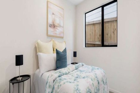 Photo of property in 10a Helleur Road, Massey, Auckland, 0614