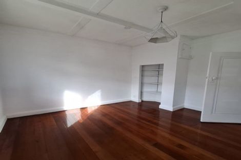 Photo of property in 1/12 Golf Road, New Lynn, Auckland, 0600