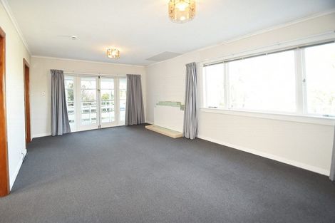 Photo of property in 52 Beaubank Road, Kelston, Auckland, 0602