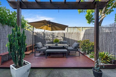 Photo of property in 11/17 Harbour View Road, Te Atatu Peninsula, Auckland, 0610