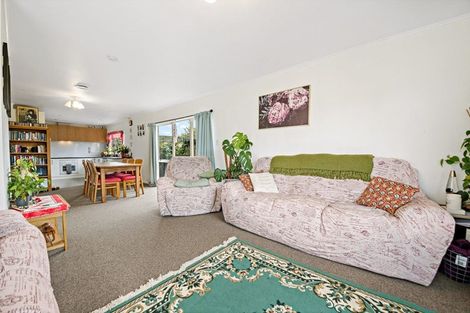 Photo of property in 30a Royton Avenue, Mangere East, Auckland, 2024