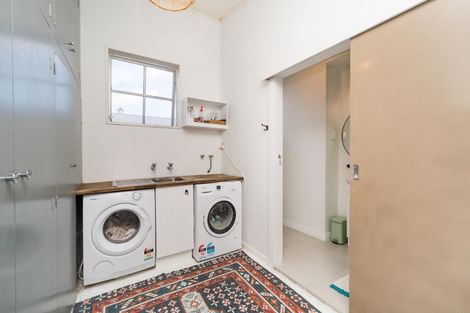 Photo of property in 103 Featherston Street, Takaro, Palmerston North, 4412