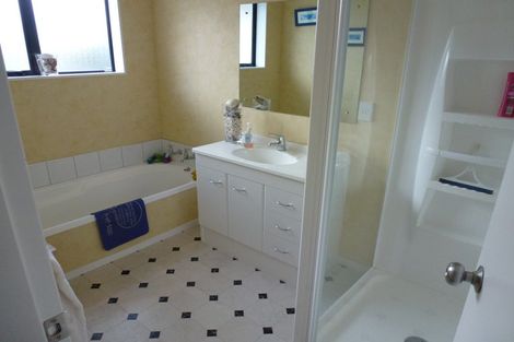 Photo of property in 65 Meridian Grove, Kelvin Grove, Palmerston North, 4414