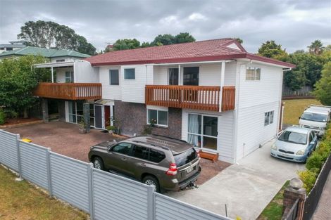 Photo of property in 30 Sturm Avenue, Massey, Auckland, 0614