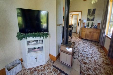 Photo of property in 37 High East, Nightcaps, 9630