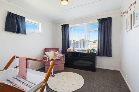 Photo of property in 24 Lee Street, Castlecliff, Whanganui, 4501