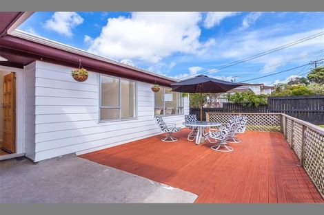 Photo of property in 51 Triangle Road, Massey, Auckland, 0614