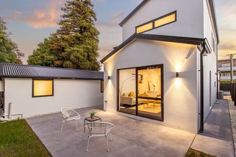 Photo of property in 19 Hutcheson Street, Sydenham, Christchurch, 8023