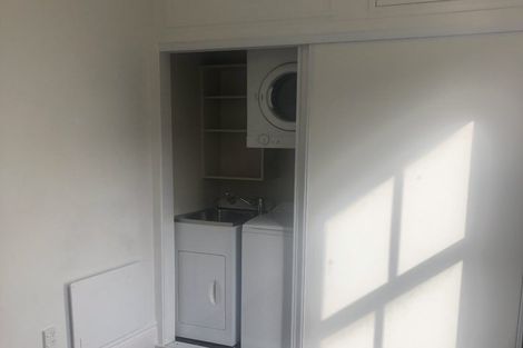 Photo of property in 10a Tinakori Road, Thorndon, Wellington, 6011