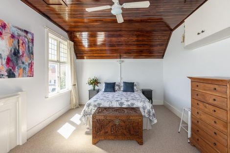 Photo of property in 20 Cameron Road, Bluff Hill, Napier, 4110