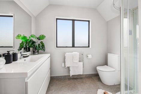 Photo of property in 1/6 Duncansby Road, Stanmore Bay, Whangaparaoa, 0932