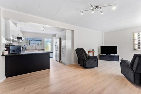 Photo of property in 15 Reynolds Place, Torbay, Auckland, 0630