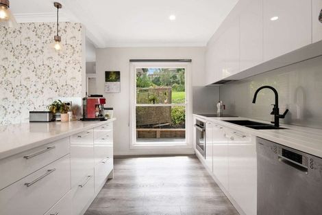 Photo of property in 6 Lancelot Road, Orewa, 0931