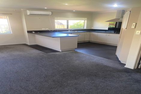 Photo of property in 5 Montrose Place, Highlands Park, New Plymouth, 4312