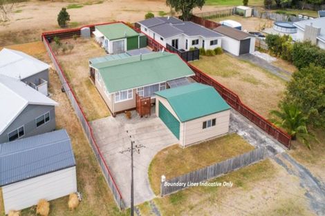 Photo of property in 136 Kiwi Road, Whangamata, 3620