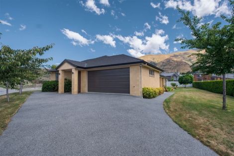 Photo of property in 9 Stonebrook Drive, Wanaka, 9305