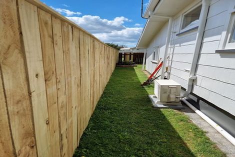 Photo of property in 1/13 Blanes Road, Weymouth, Auckland, 2103