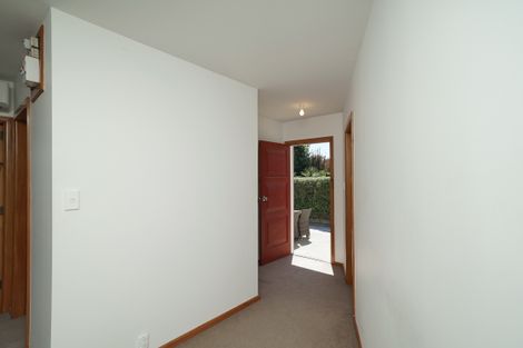 Photo of property in 80 Avonhead Road, Avonhead, Christchurch, 8042