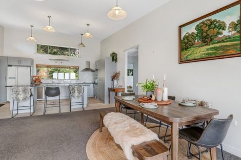 Photo of property in 91 Mangakura Road, Helensville, 0875