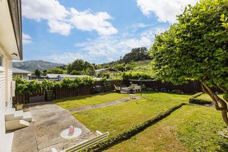 Photo of property in 11 Gardiner Grove, Wainuiomata, Lower Hutt, 5014