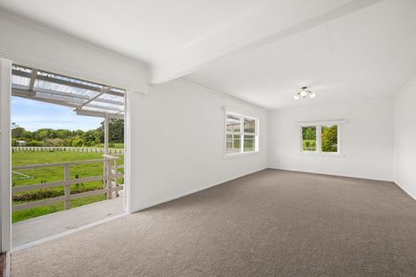 Photo of property in 38 Farrand Road, Kumeu, 0891