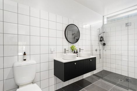 Photo of property in 43a Poto Road, Normandale, Lower Hutt, 5010