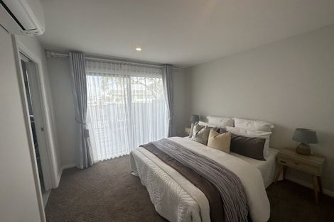 Photo of property in 2a Convair Crescent, Mangere, Auckland, 2022