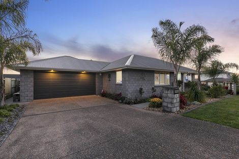 Photo of property in 16 Benmore Crescent, Pyes Pa, Tauranga, 3112