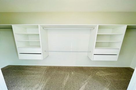 Photo of property in 28 Parahau Road, Papakura, 2110