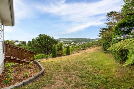 Photo of property in 18 Cresswell Place, Johnsonville, Wellington, 6037