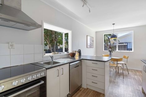 Photo of property in 2/2 Silver Creek Road, Weymouth, Auckland, 2103