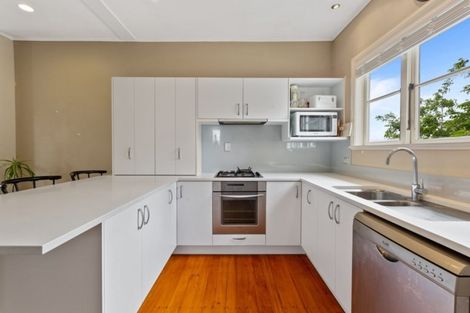 Photo of property in 32 Onewa Road, Northcote Point, Auckland, 0627