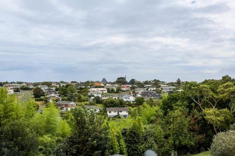 Photo of property in 220 Frankley Road, Frankleigh Park, New Plymouth, 4310