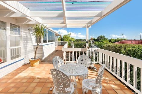 Photo of property in 103 Matipo Road, Mairangi Bay, Auckland, 0630