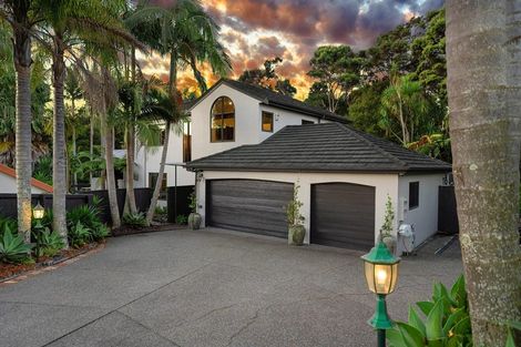 Photo of property in 28 Tyrico Close, Unsworth Heights, Auckland, 0632