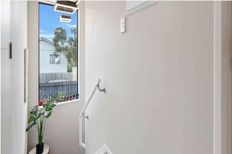 Photo of property in 152c Colwill Road, Massey, Auckland, 0614