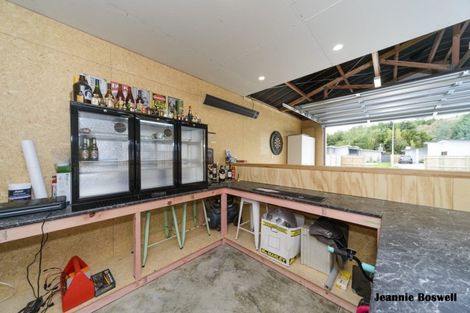 Photo of property in 12 Freedom Drive, Kelvin Grove, Palmerston North, 4414