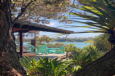 Photo of property in 15b Second Avenue, Stanley Point, Auckland, 0624