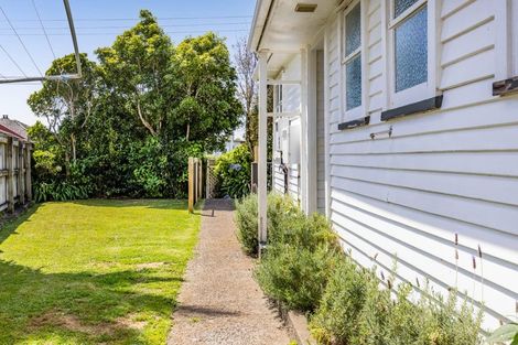 Photo of property in 24 Upjohn Street, Brooklands, New Plymouth, 4310