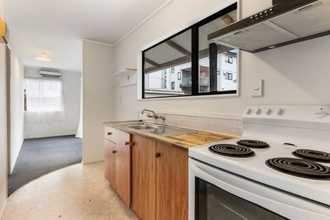 Photo of property in 48 Astley Avenue, New Lynn, Auckland, 0600
